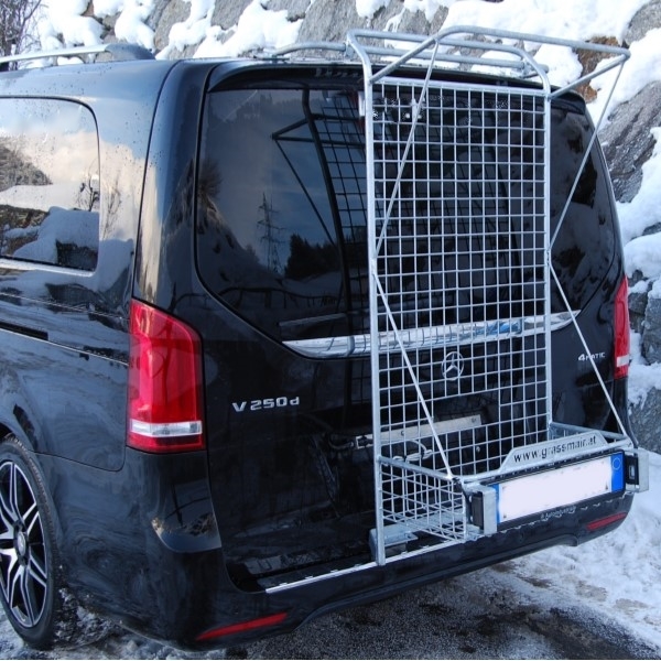 Ansicht von Heck Schiträger von Graßmair Rinn für Transporter Mercedes Benz V-Klasse für mechanische Heckklappe