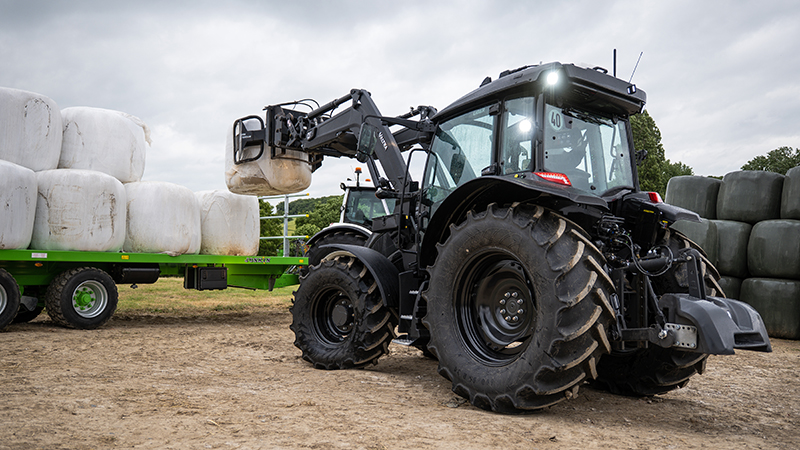 valtra-a-series-loader-tractor-visibility-450x800
